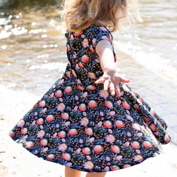 Flatterkleid kurzarm Blumen schwarz