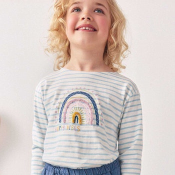 Weiches Langarmshirt Regenbogen hellblau geringelt