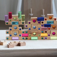 Farbtreppe mit Lichtbauquadern 32 Stück im Holzrahmen