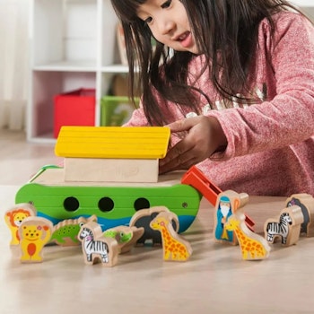 Kleine Arche Noah aus Holz ab 2 Jahren