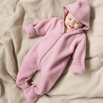 Wolle Baby Overall mit Kapuze Reißverschluss rosenholz