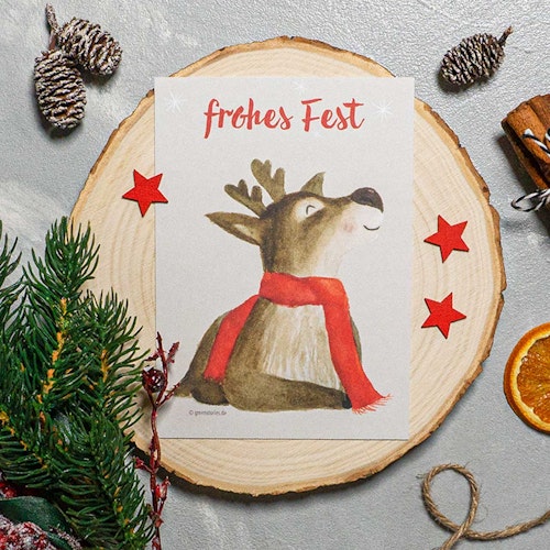 Nachhaltige Weihnachtskarte niedliches Rentier hochkant