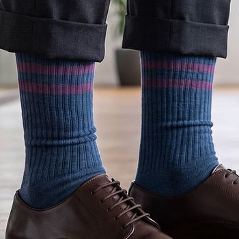 Tennissocken blau mit lila Streifen
