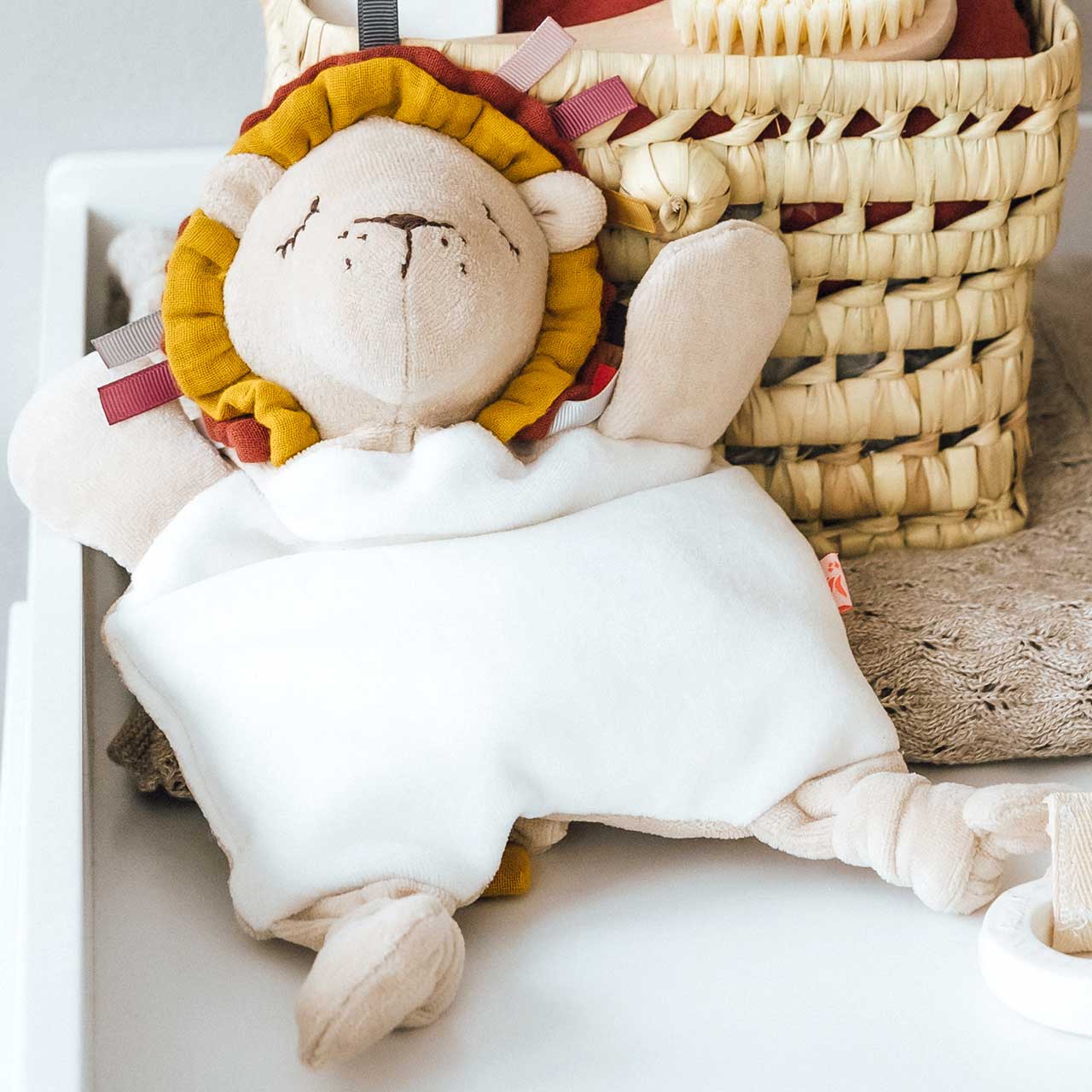 Activity Spielzeug Löwe