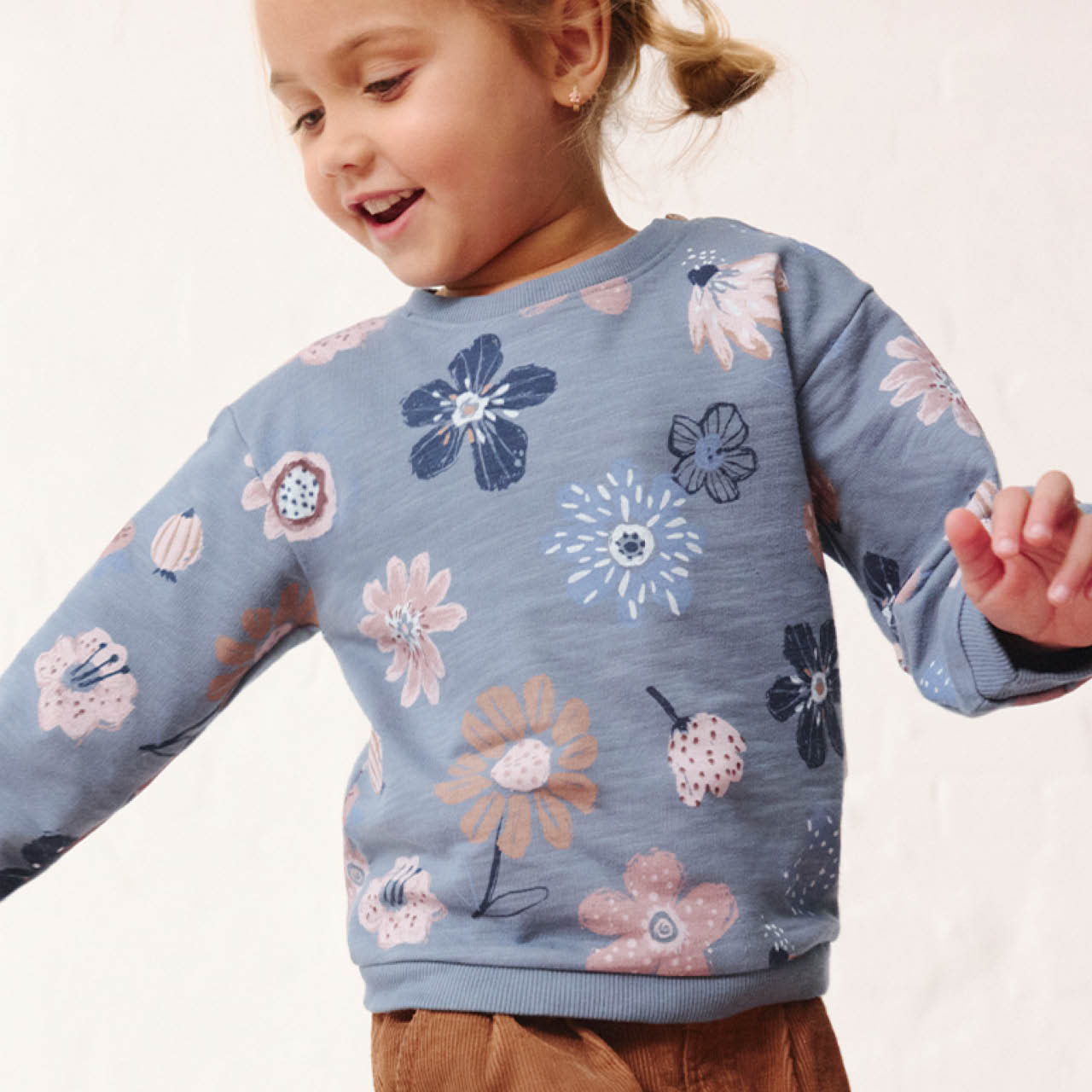 Weiches Baby Sweatshirt große Blumen