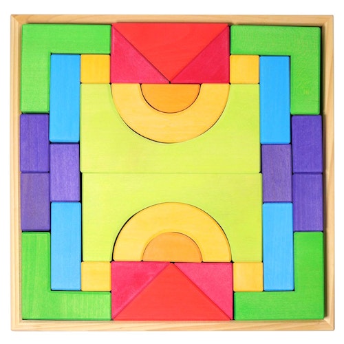 Großer Grundbaukasten 1 mit 30 Bauklötzen und Holzrahmen (44,5x44,5 cm)