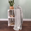 Vorschaubild Edle Babydecke gestrickt grau Biobaumwolle