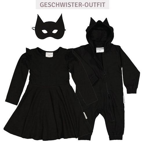 Ausgestelltes Kleid mit Volantärmeln