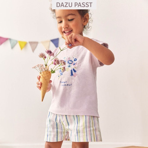Bunt gestreifte Web-Shorts