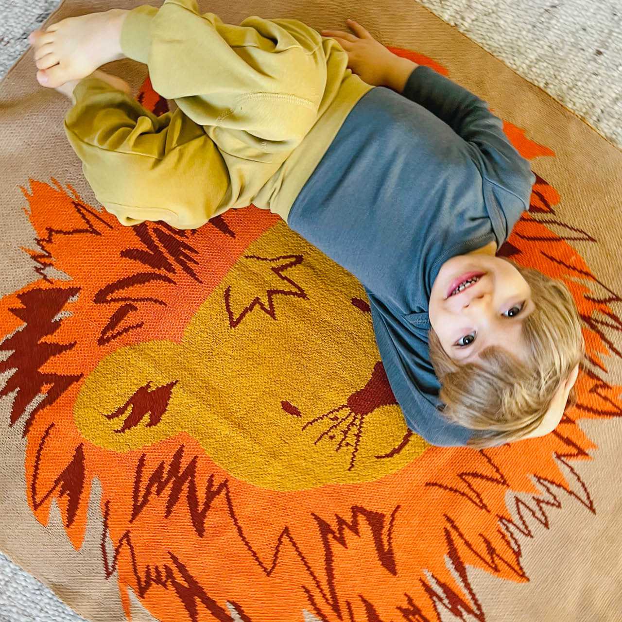 Dicke Babydecke Bio Stick süsser Löwe 90 x 105 cm