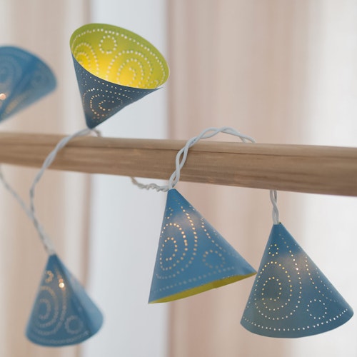 Bastelset Lichterkette zum Prickeln - Kegel