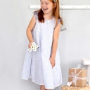 Vorschaubild Elegantes Kleid ärmellos