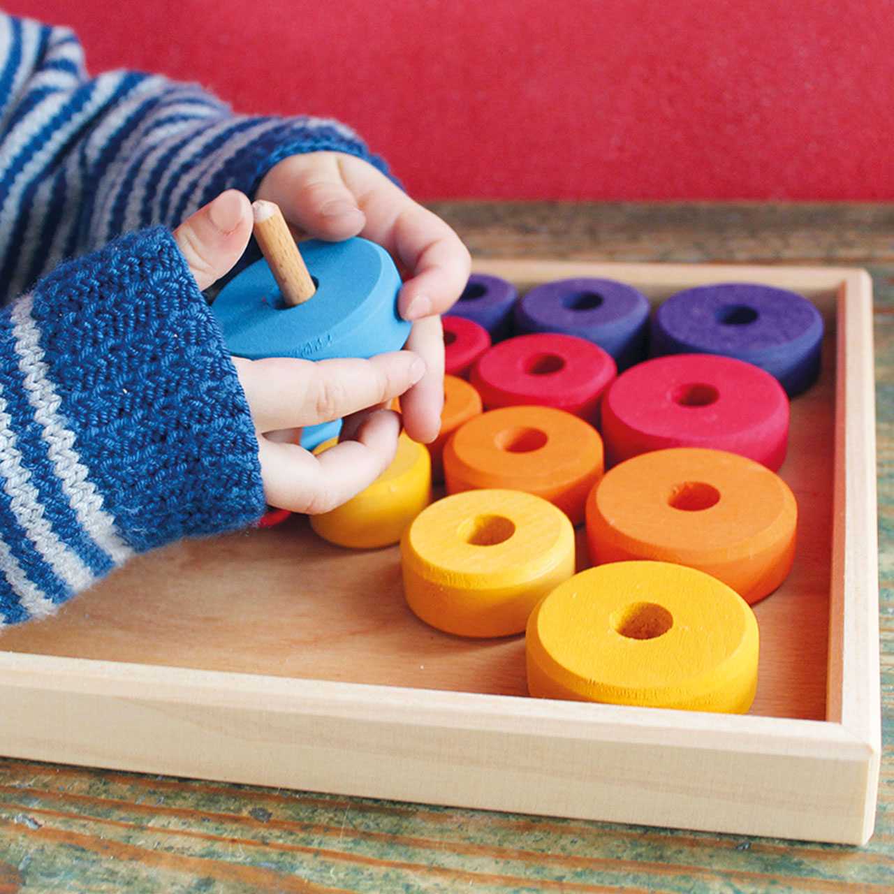 Erstes Fädelspiel Holzscheiben, 19-tlg.