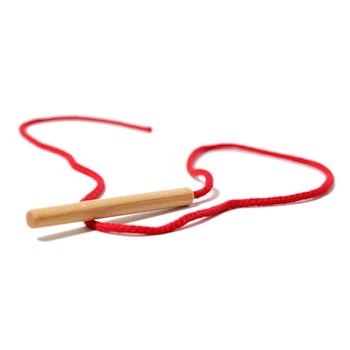 Holznadel mit Schnur, 80cm lang