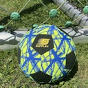 Vorschaubild Leichter Neopren Fußball für Strand und Wasser 23 cm