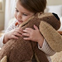 Vorschaubild Spiel und Kuschelhund braun 35 x 35 cm