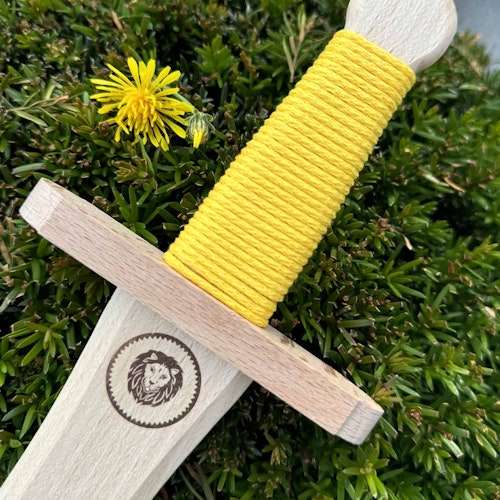Ritterschild aus Holz Set Löwe – 25 cm