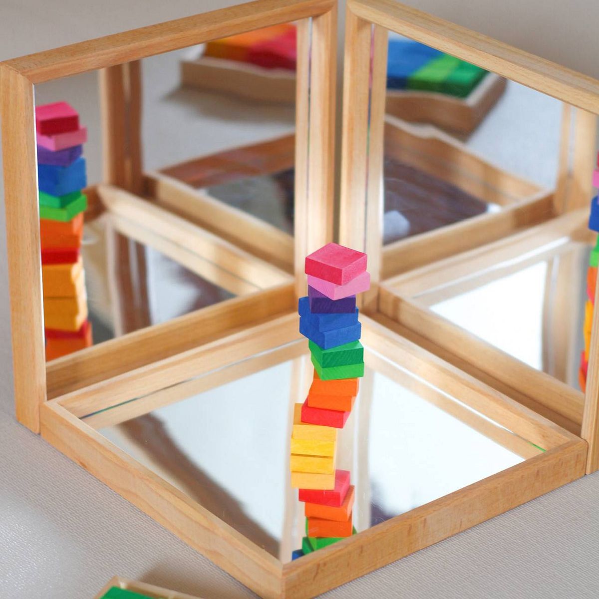 4 Spiegeltabletts zum Bauen und Staunen