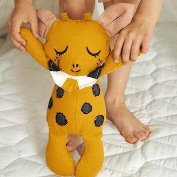 Stofftier Giraffe – Rassel mit Knisterohren