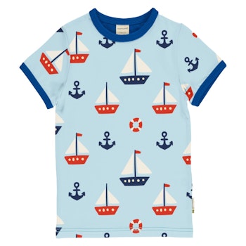 Sommerliches Kurzarmshirt Segelboot hellblau