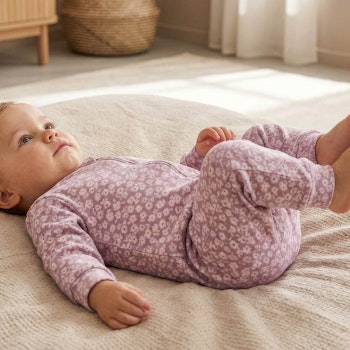 Edler Rippe Langarmstrampler Veilchen malve