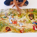 Vorschaubild Spieltuch Seide Beatrix Potter Peter Hase Suchbild 53x74cm