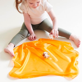 Spieltuch Seide orange klein 53 x 53 cm