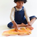 Vorschaubild Spieltuch Seide Wüste-orange klein 53 x 53 cm