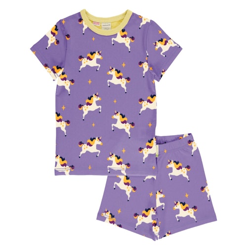 Sommerlicher Schlafanzug mit Alloverprint 