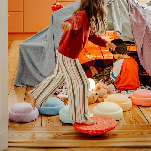 Stapelstein® Winter Special Rainbow Set pastel + Balanceboard