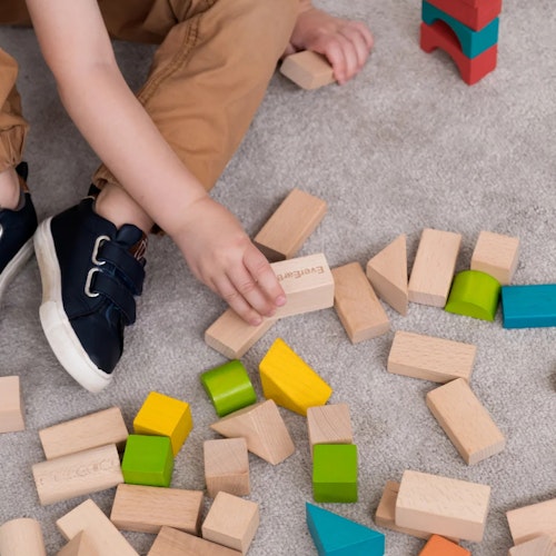 50 Holzbausteine natur und bunt