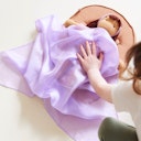Vorschaubild Spieltuch Seide violet klein 53 x 53 cm