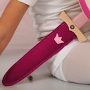 Vorschaubild Holzdolch mit Filzscheide 35 cm in rosa