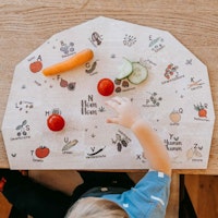 Kinder Tischset aus Kork, Fruity Letters creme