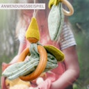 Vorschaubild Blütenzauber Greifling mit Rassel in Bio Qualität rosa-türkis