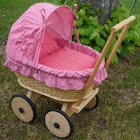 Korb Puppenwagen aus Holz rosa