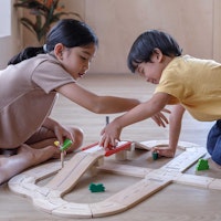 Spielstraße für Kinder ab 3 Jahren aus Holz