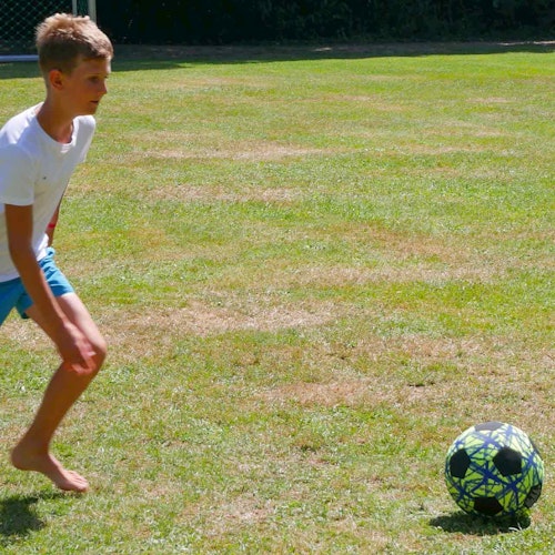 Leichter Neopren Fußball für Strand und Wasser 23 cm