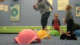 Balance- und Spielschale ab 2-8 Jahren mintgrün